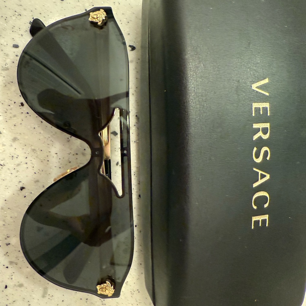 Versace Black Sunglasses - Picture 2 of 3